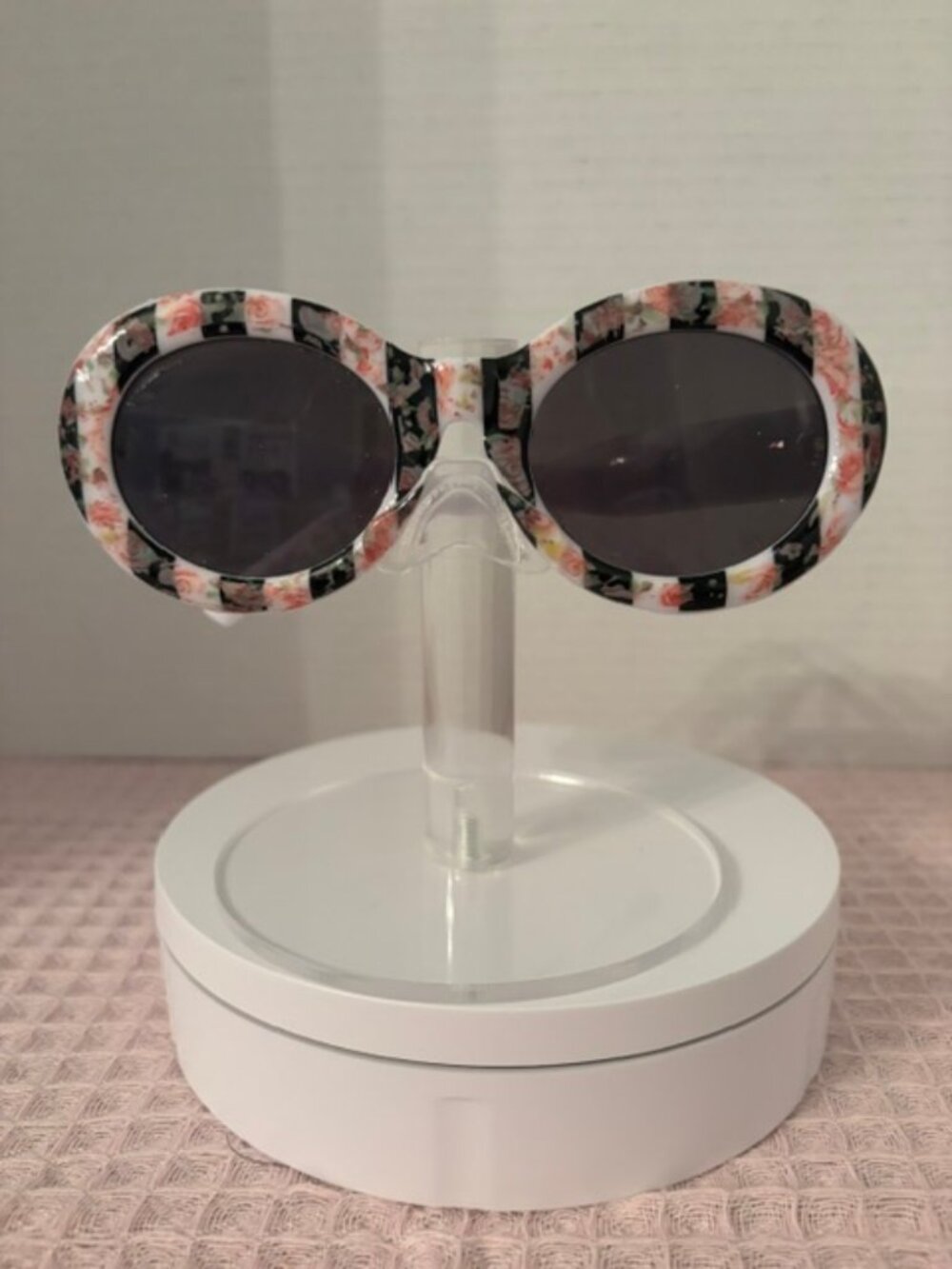 Original One-of-a-Kind Sunglasses. - Picture 2 of 4
